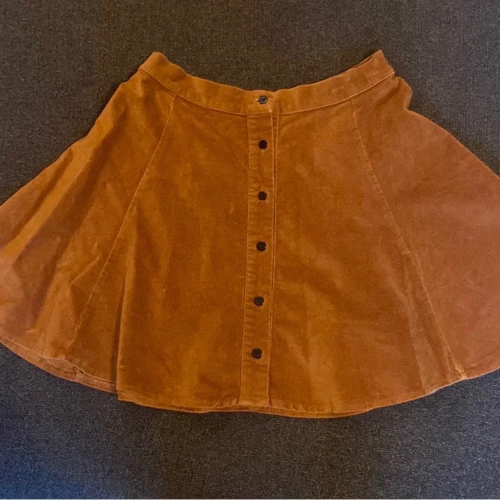 Brandy Melville corduroy brown skirt - Picture 4 of 4